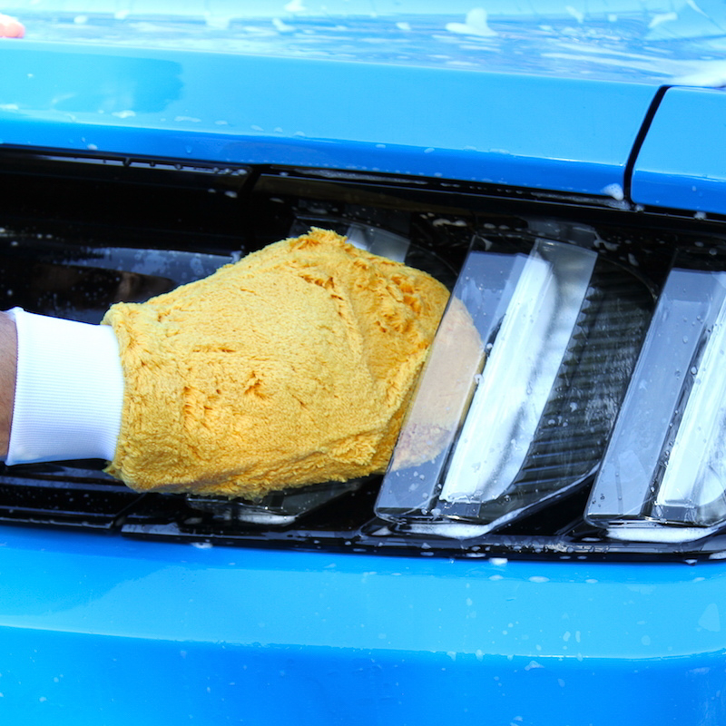 The Love Glove — Premium Microfibre Wash Mitt For EVs